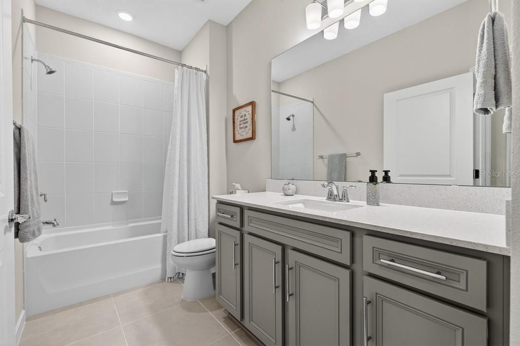 En Venta: $399,900 (3 camas, 2 baños, 2164 Pies cuadrados)