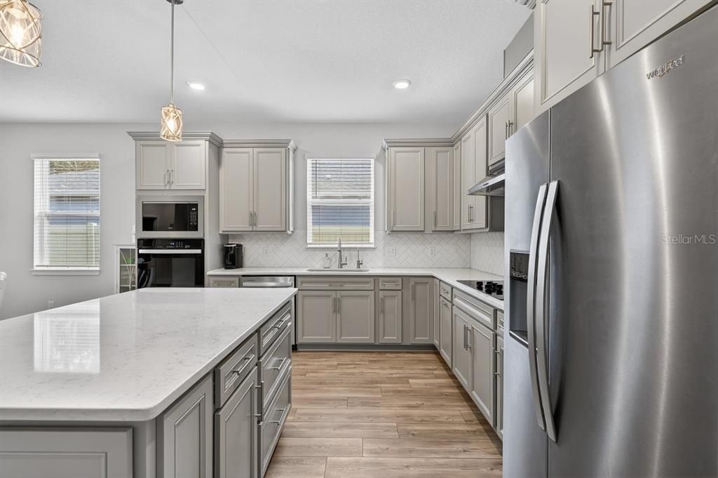 En Venta: $399,900 (3 camas, 2 baños, 2164 Pies cuadrados)