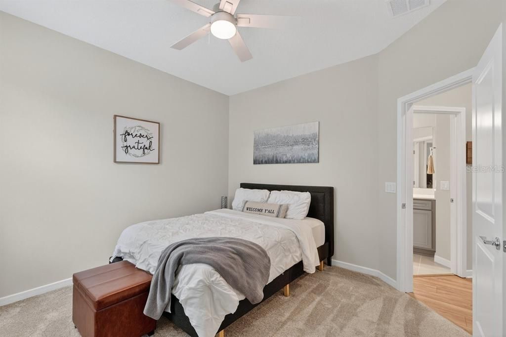 En Venta: $399,900 (3 camas, 2 baños, 2164 Pies cuadrados)