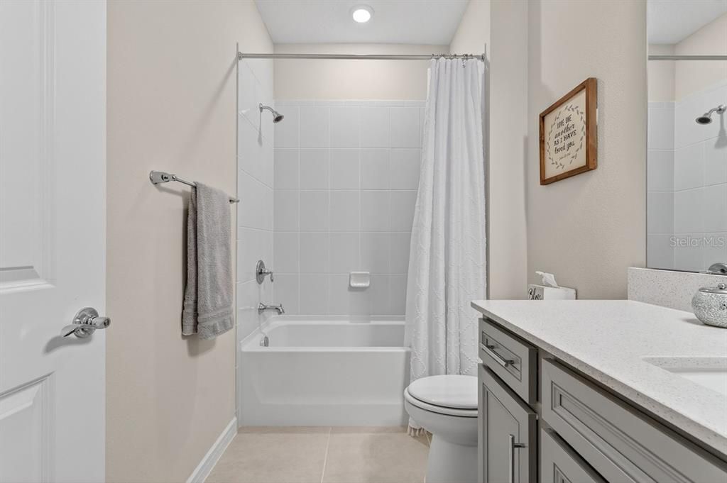 En Venta: $399,900 (3 camas, 2 baños, 2164 Pies cuadrados)