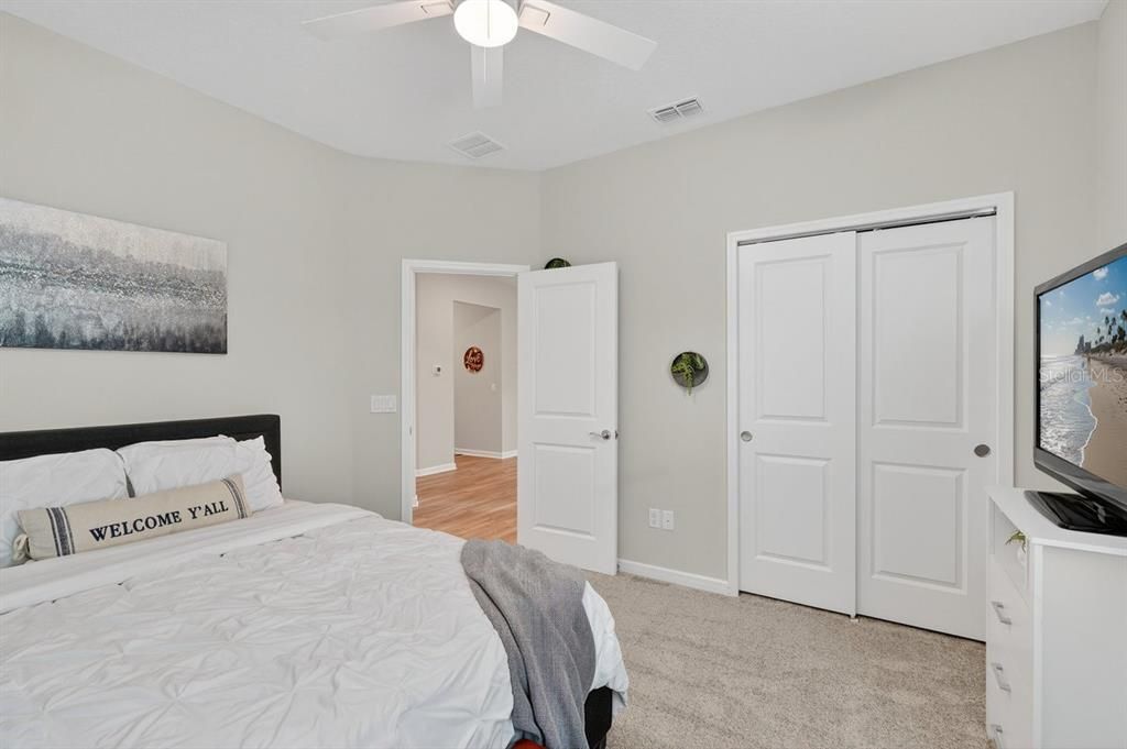 En Venta: $399,900 (3 camas, 2 baños, 2164 Pies cuadrados)