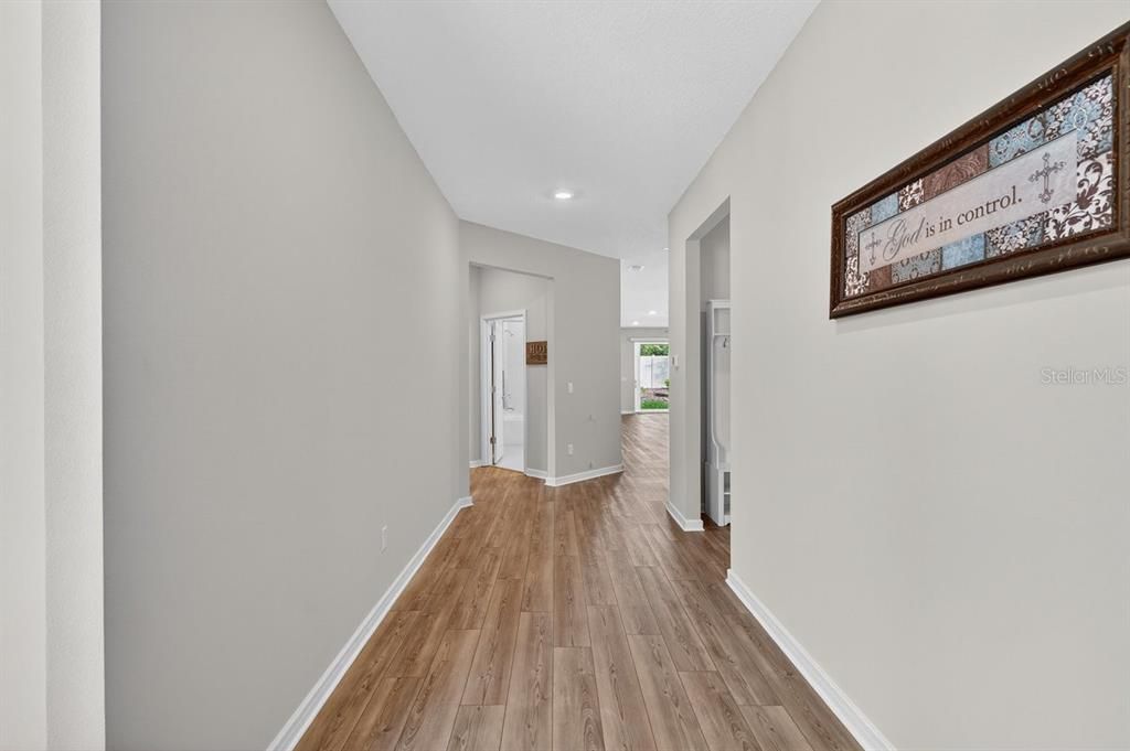 En Venta: $399,900 (3 camas, 2 baños, 2164 Pies cuadrados)