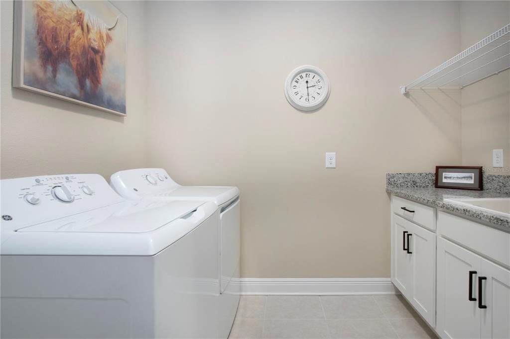 На продажу: $575,000 (4 спален, 2 ванн, 2139 Квадратных фут)