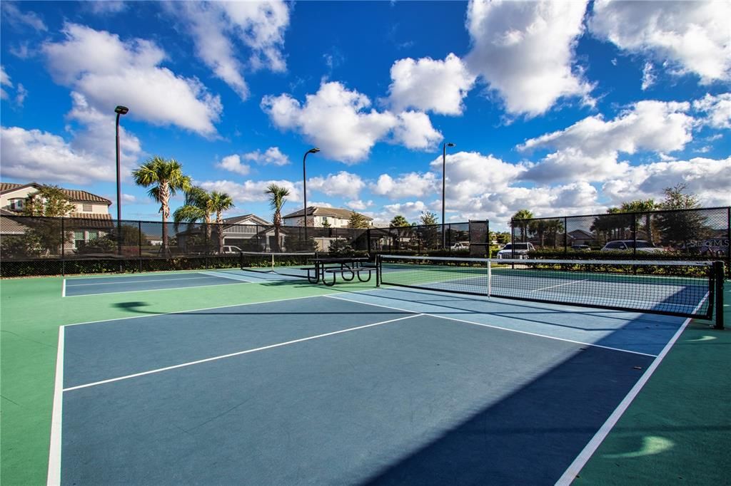 На продажу: $575,000 (4 спален, 2 ванн, 2139 Квадратных фут)