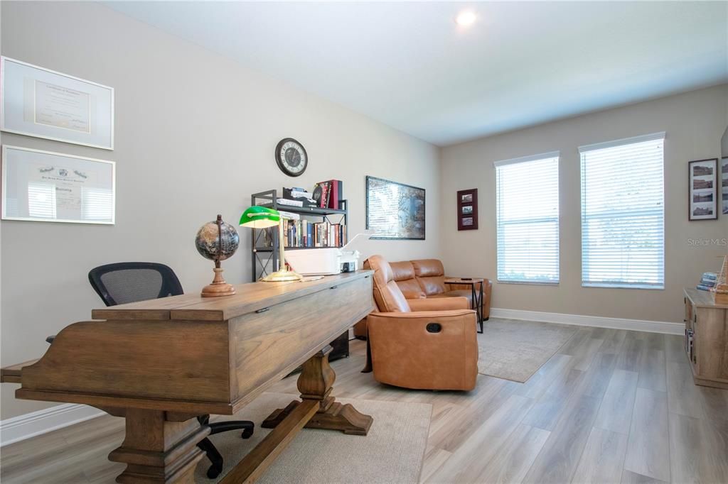 На продажу: $575,000 (4 спален, 2 ванн, 2139 Квадратных фут)