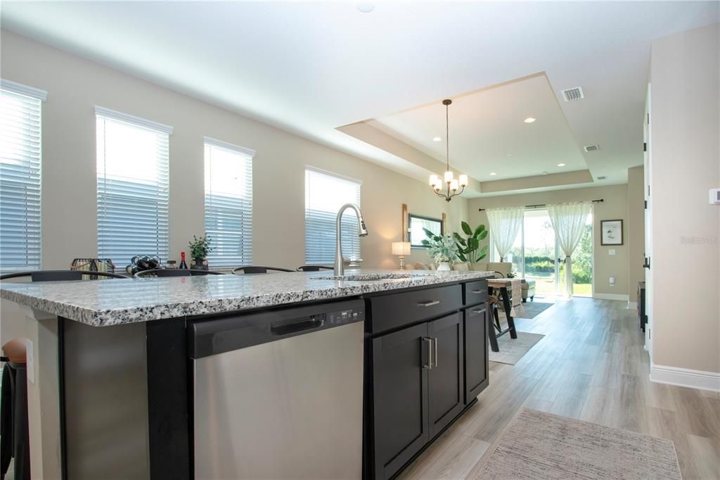 На продажу: $575,000 (4 спален, 2 ванн, 2139 Квадратных фут)