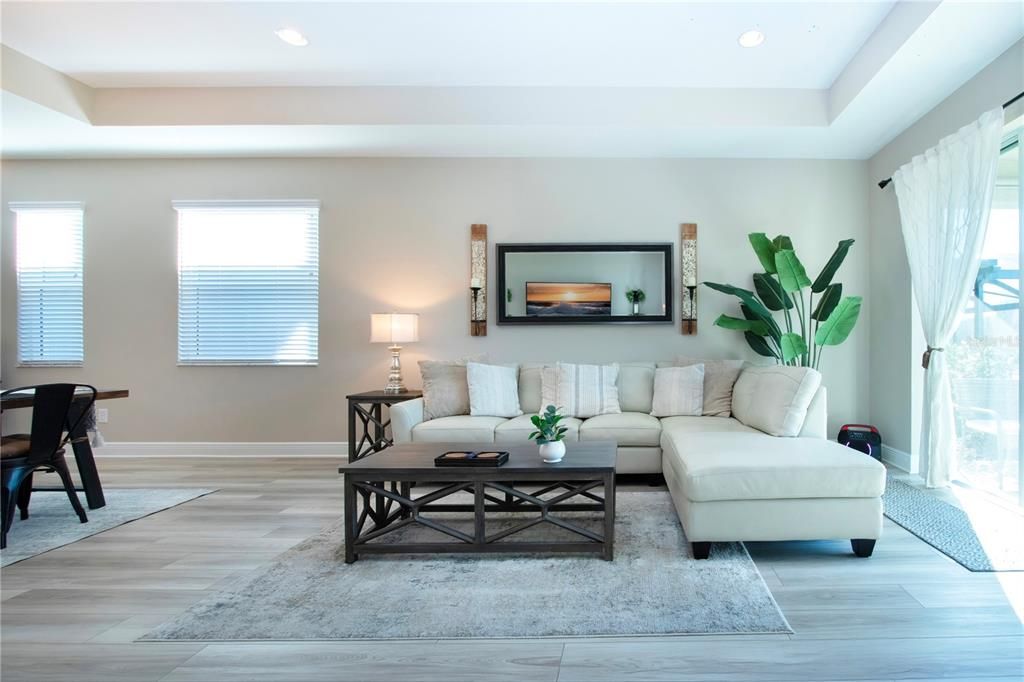 На продажу: $575,000 (4 спален, 2 ванн, 2139 Квадратных фут)