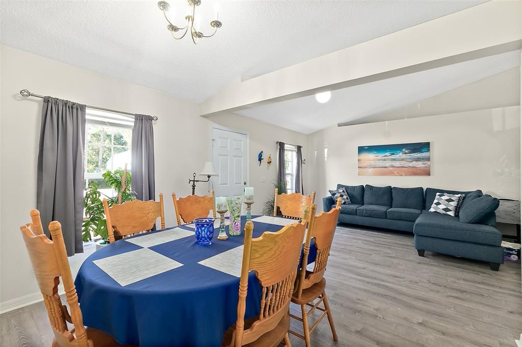 For Sale: $375,000 (4 beds, 2 baths, 1785 Square Feet)