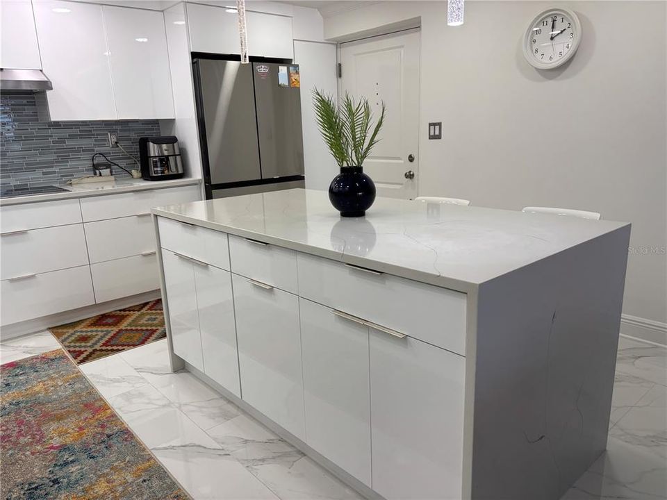 For Rent: $7,500 (3 beds, 2 baths, 1697 Square Feet)