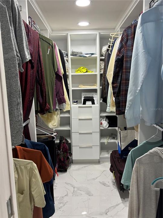 For Rent: $7,500 (3 beds, 2 baths, 1697 Square Feet)