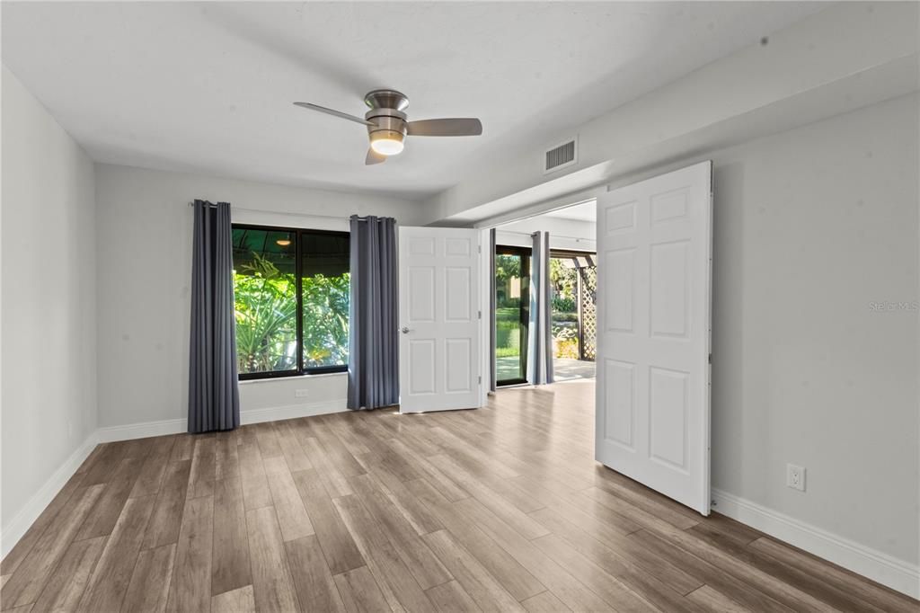 待售: $369,000 (2 贝兹, 2 浴室, 1233 平方英尺)