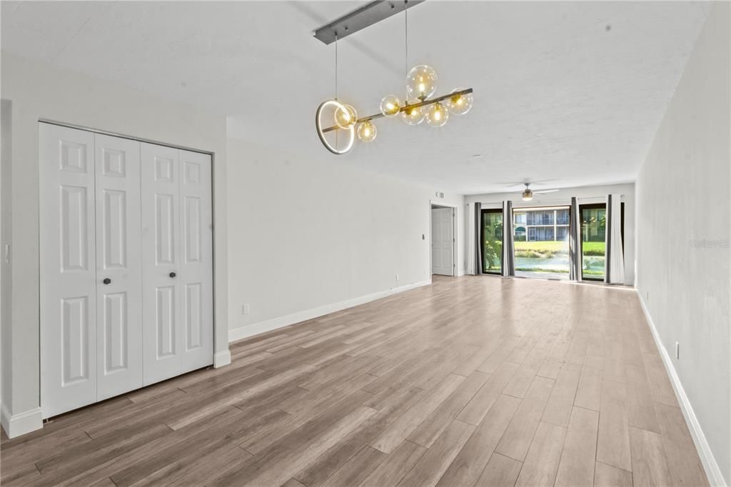 待售: $369,000 (2 贝兹, 2 浴室, 1233 平方英尺)