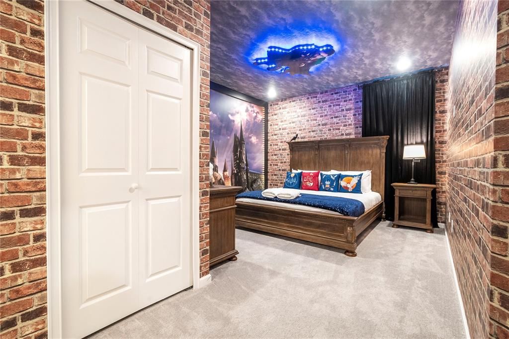 For Sale: $1,990,000 (9 beds, 9 baths, 3949 Square Feet)