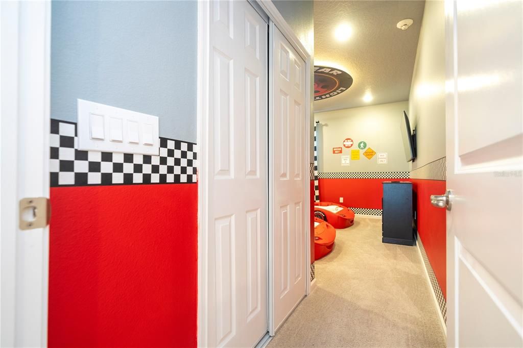 For Sale: $1,990,000 (9 beds, 9 baths, 3949 Square Feet)