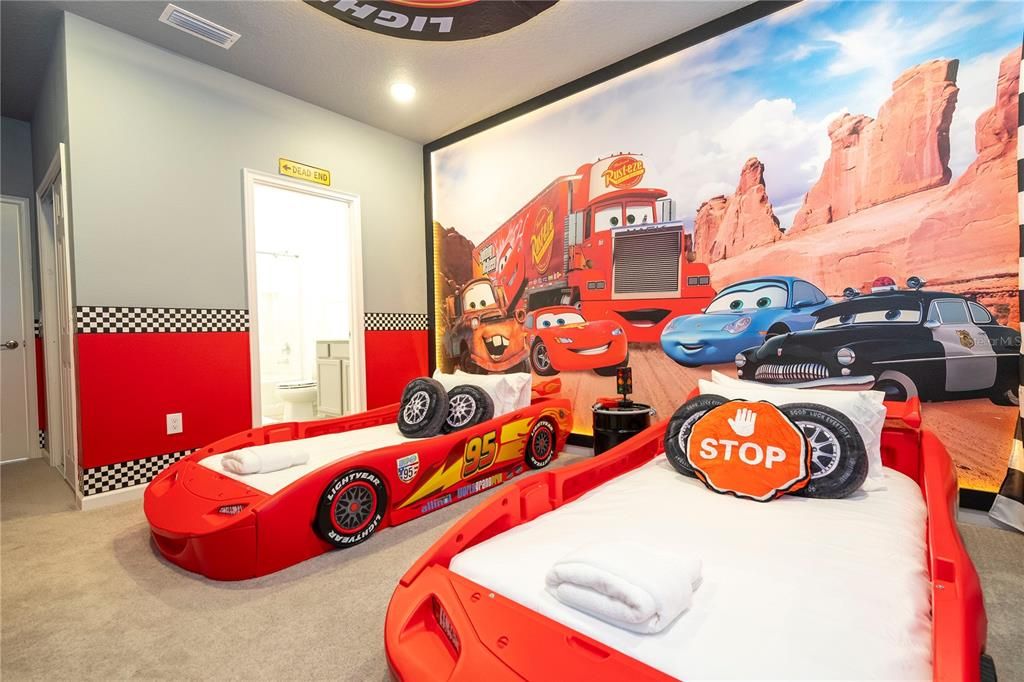 For Sale: $1,990,000 (9 beds, 9 baths, 3949 Square Feet)