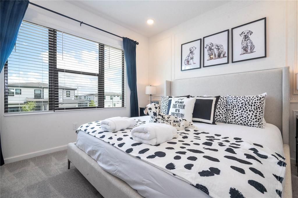 For Sale: $1,990,000 (9 beds, 9 baths, 3949 Square Feet)