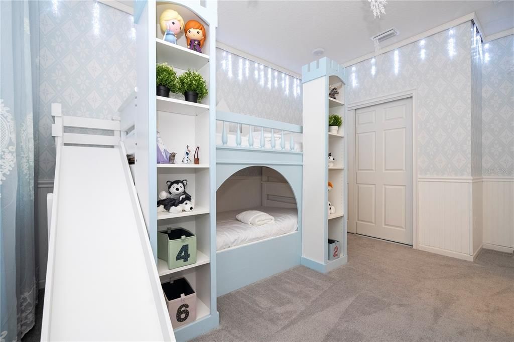 For Sale: $1,990,000 (9 beds, 9 baths, 3949 Square Feet)