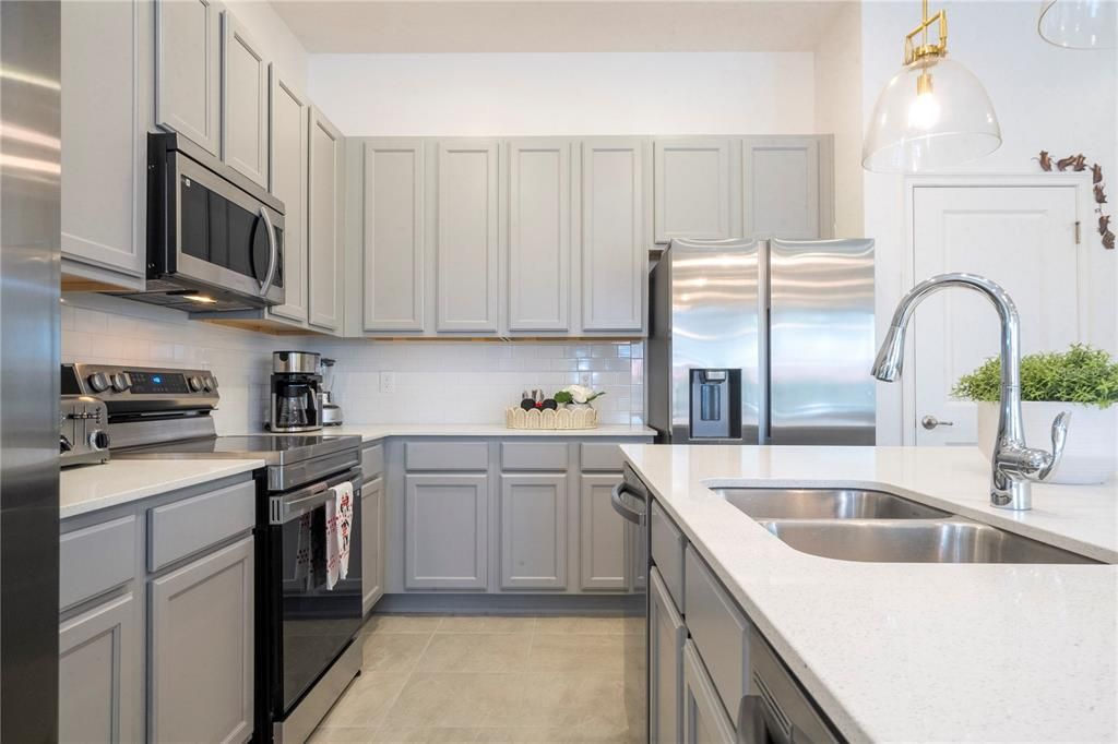 For Sale: $1,990,000 (9 beds, 9 baths, 3949 Square Feet)