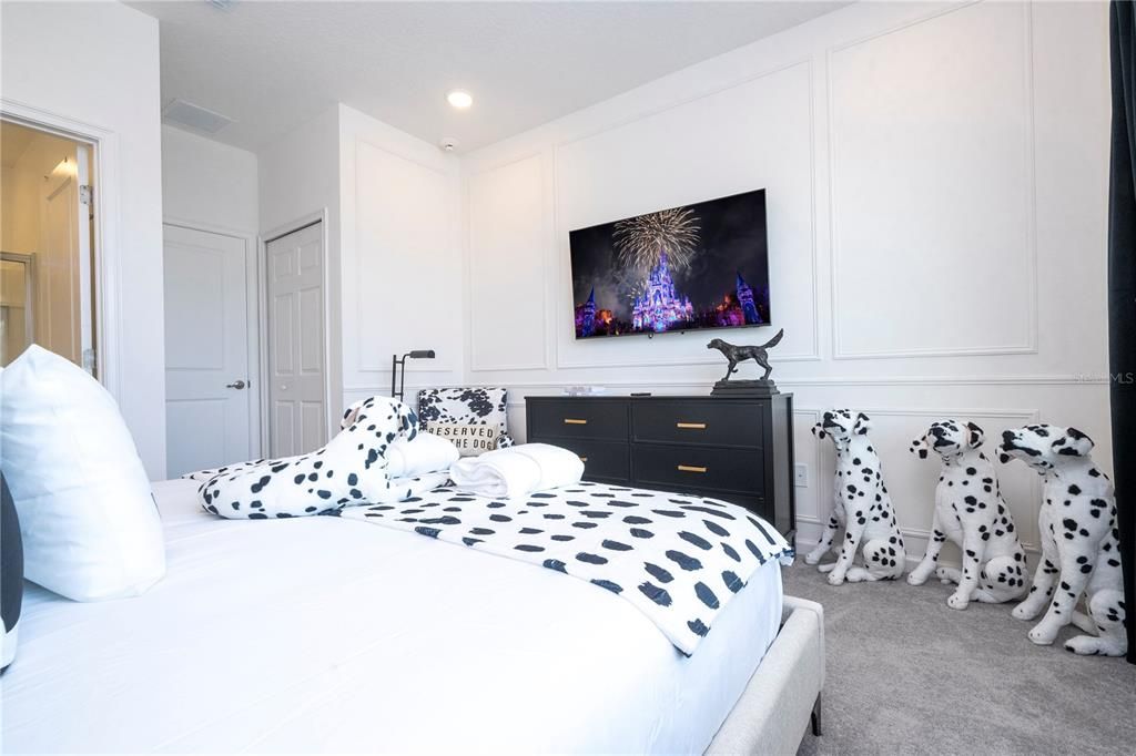 For Sale: $1,990,000 (9 beds, 9 baths, 3949 Square Feet)