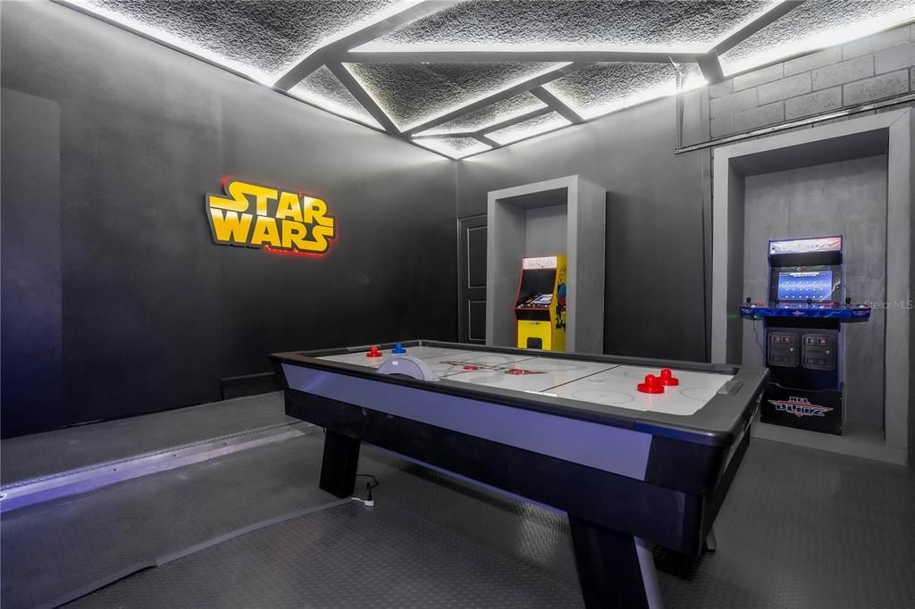 For Sale: $1,990,000 (9 beds, 9 baths, 3949 Square Feet)