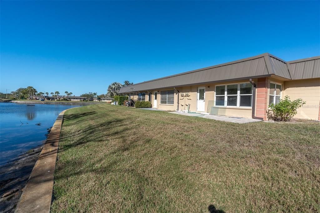 For Sale: $125,000 (2 beds, 1 baths, 975 Square Feet)