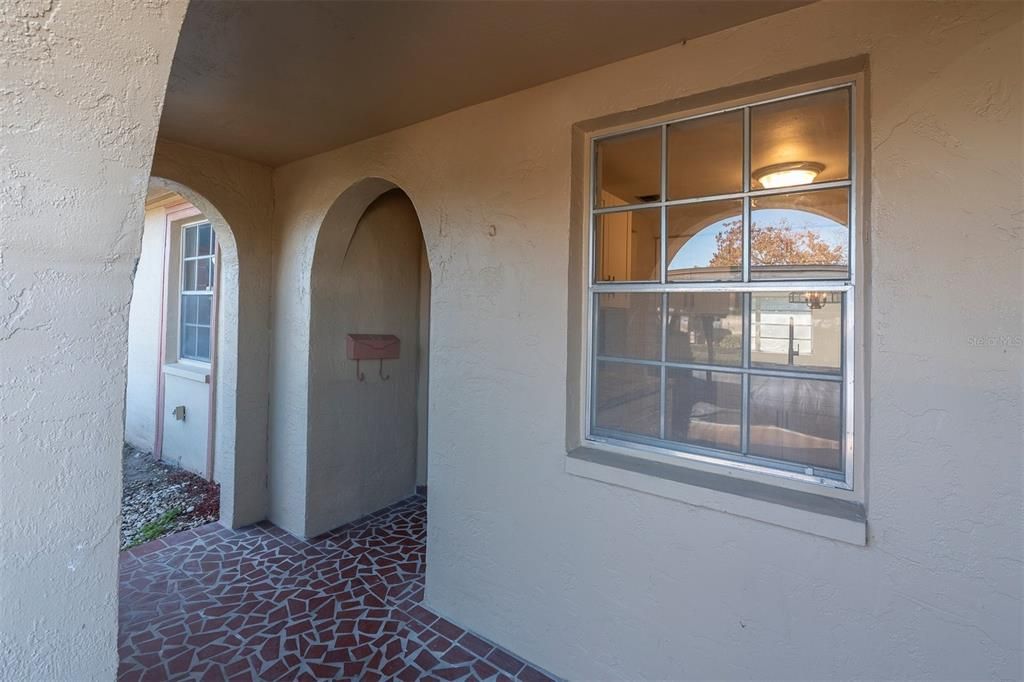 For Sale: $125,000 (2 beds, 1 baths, 975 Square Feet)