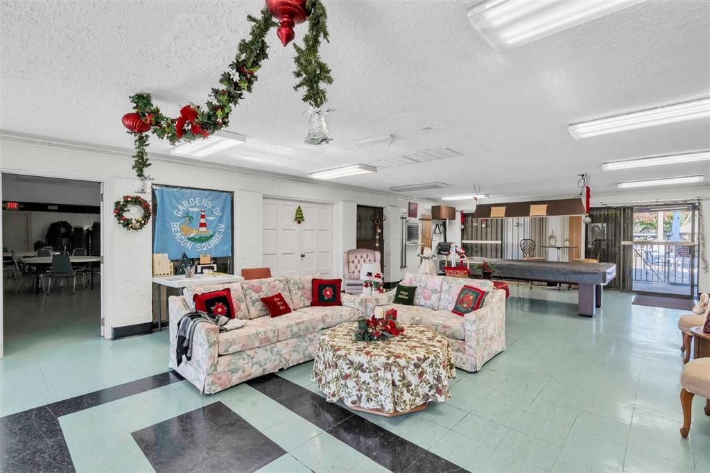 For Sale: $125,000 (2 beds, 1 baths, 975 Square Feet)