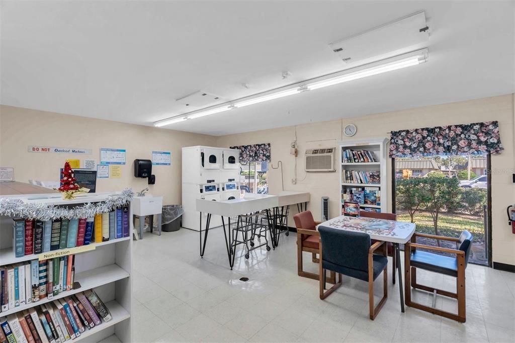 For Sale: $125,000 (2 beds, 1 baths, 975 Square Feet)