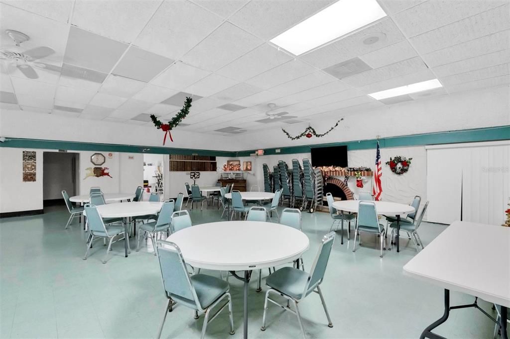 For Sale: $125,000 (2 beds, 1 baths, 975 Square Feet)