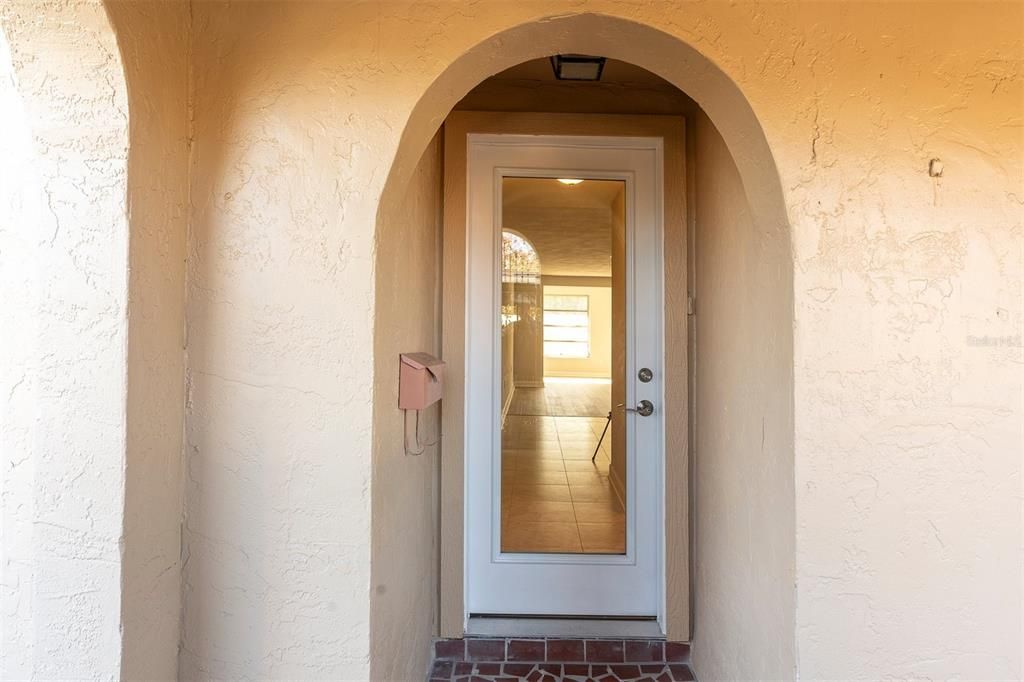 For Sale: $125,000 (2 beds, 1 baths, 975 Square Feet)