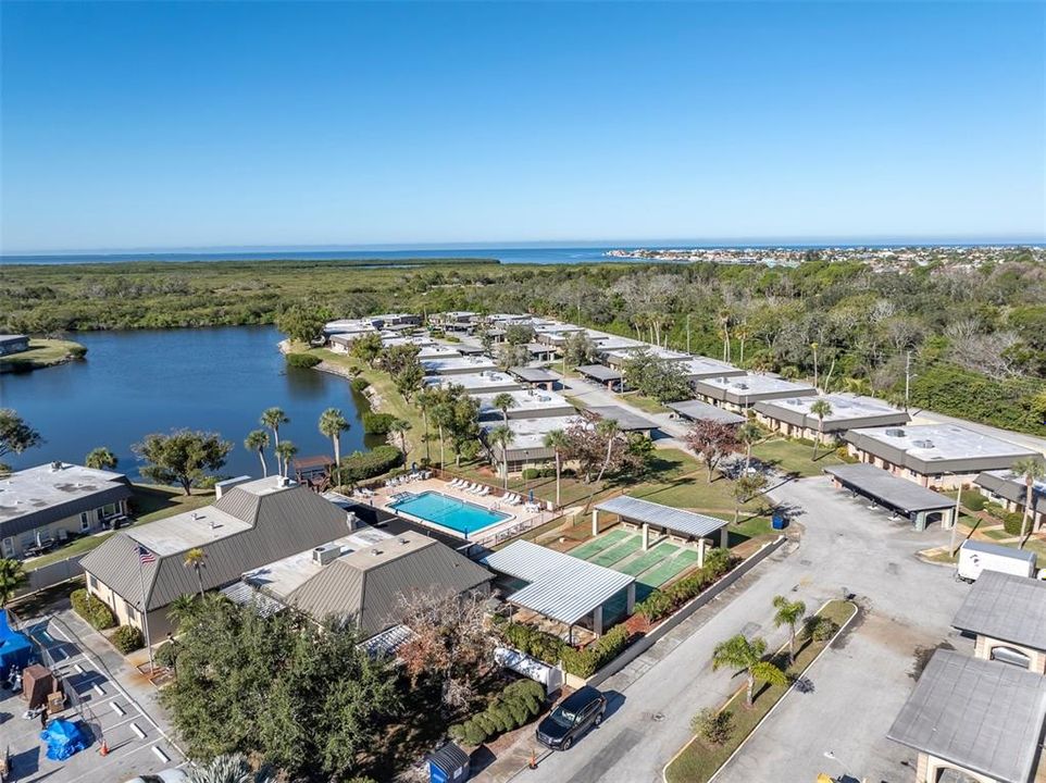 For Sale: $125,000 (2 beds, 1 baths, 975 Square Feet)