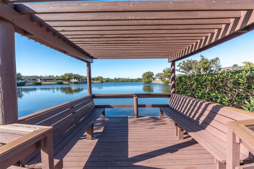 For Sale: $125,000 (2 beds, 1 baths, 975 Square Feet)