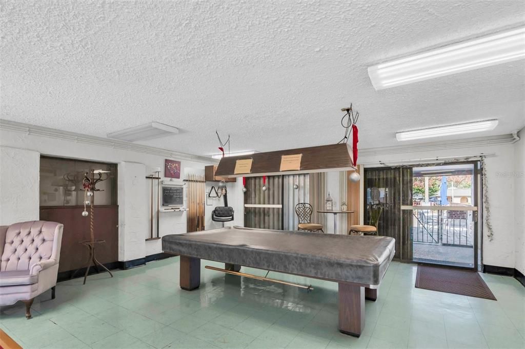 For Sale: $125,000 (2 beds, 1 baths, 975 Square Feet)