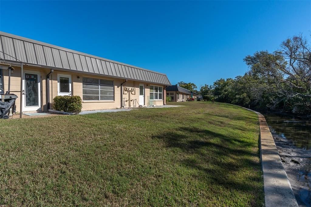 For Sale: $125,000 (2 beds, 1 baths, 975 Square Feet)