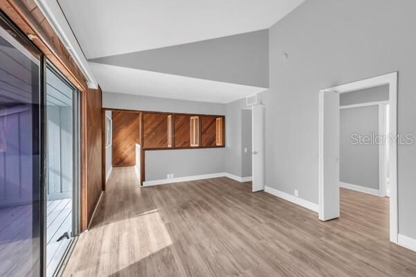 En Venta: $245,000 (3 camas, 3 baños, 2004 Pies cuadrados)