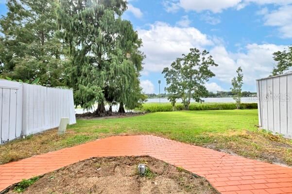 En Venta: $245,000 (3 camas, 3 baños, 2004 Pies cuadrados)