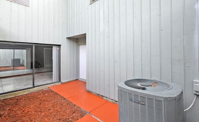 En Venta: $245,000 (3 camas, 3 baños, 2004 Pies cuadrados)