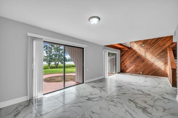 En Venta: $245,000 (3 camas, 3 baños, 2004 Pies cuadrados)