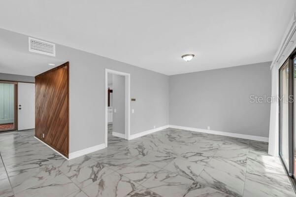 En Venta: $245,000 (3 camas, 3 baños, 2004 Pies cuadrados)