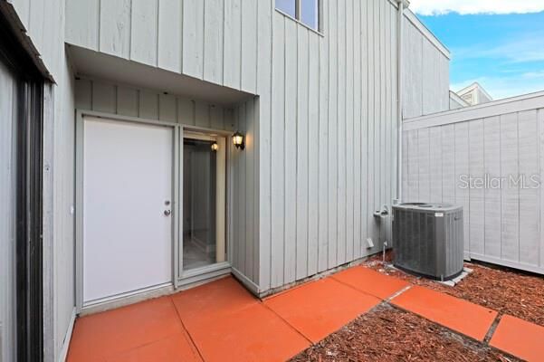 En Venta: $245,000 (3 camas, 3 baños, 2004 Pies cuadrados)