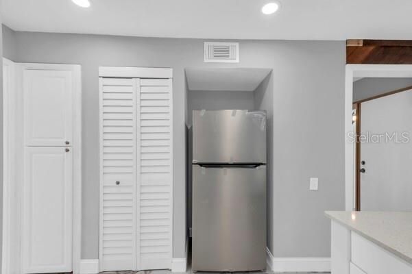 En Venta: $245,000 (3 camas, 3 baños, 2004 Pies cuadrados)