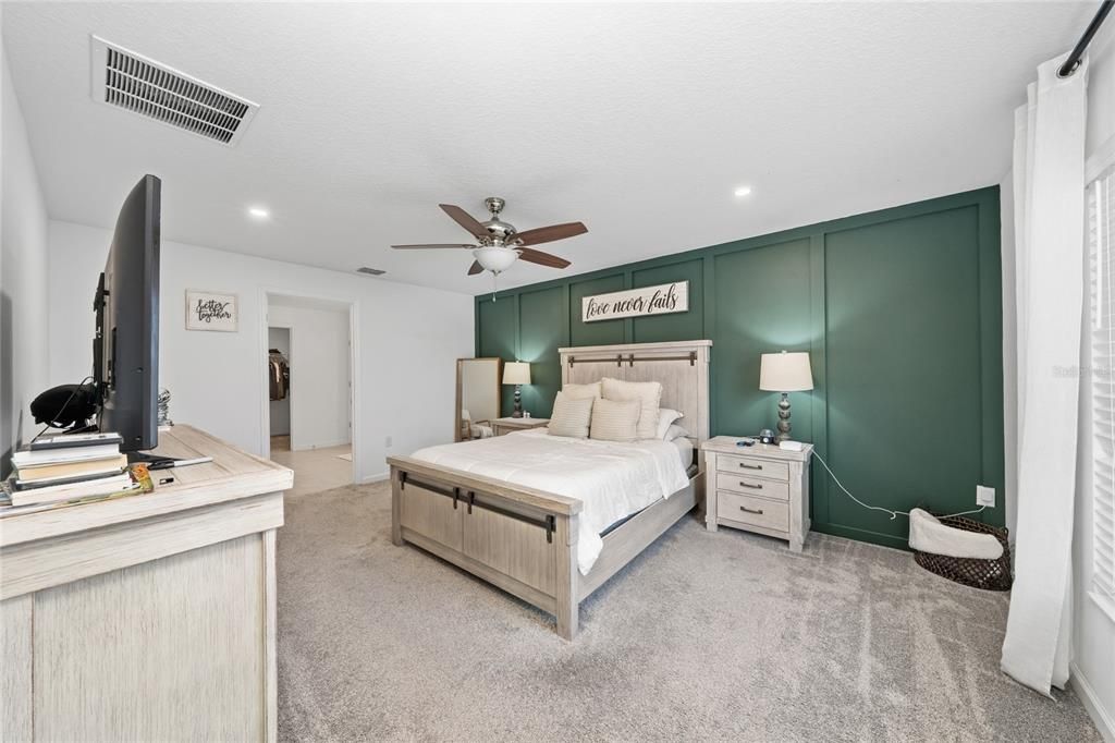 For Sale: $385,000 (4 beds, 2 baths, 1950 Square Feet)