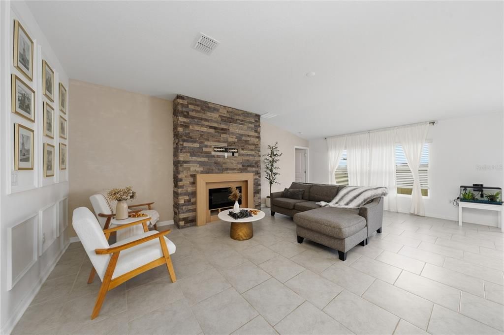 For Sale: $385,000 (4 beds, 2 baths, 1950 Square Feet)