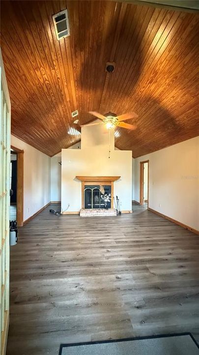 待售: $295,000 (3 贝兹, 2 浴室, 1312 平方英尺)