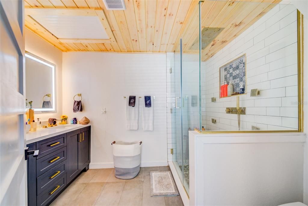 待售: $595,000 (2 贝兹, 2 浴室, 980 平方英尺)