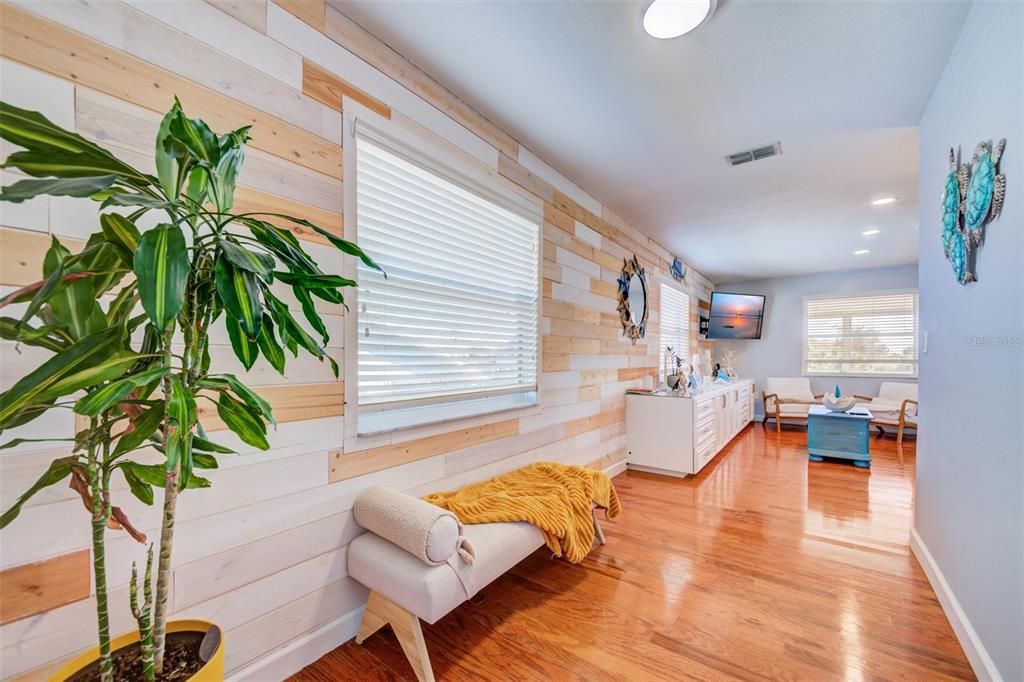 待售: $595,000 (2 贝兹, 2 浴室, 980 平方英尺)