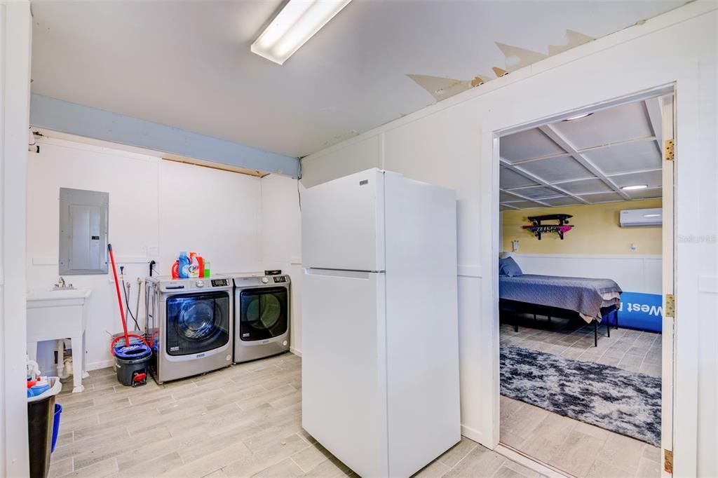 待售: $595,000 (2 贝兹, 2 浴室, 980 平方英尺)