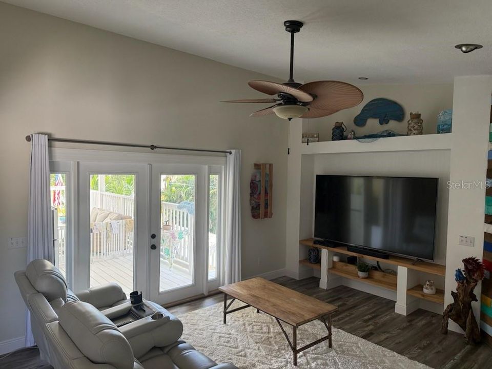 В аренду: $4,000 (3 спален, 2 ванн, 2183 Квадратных фут)