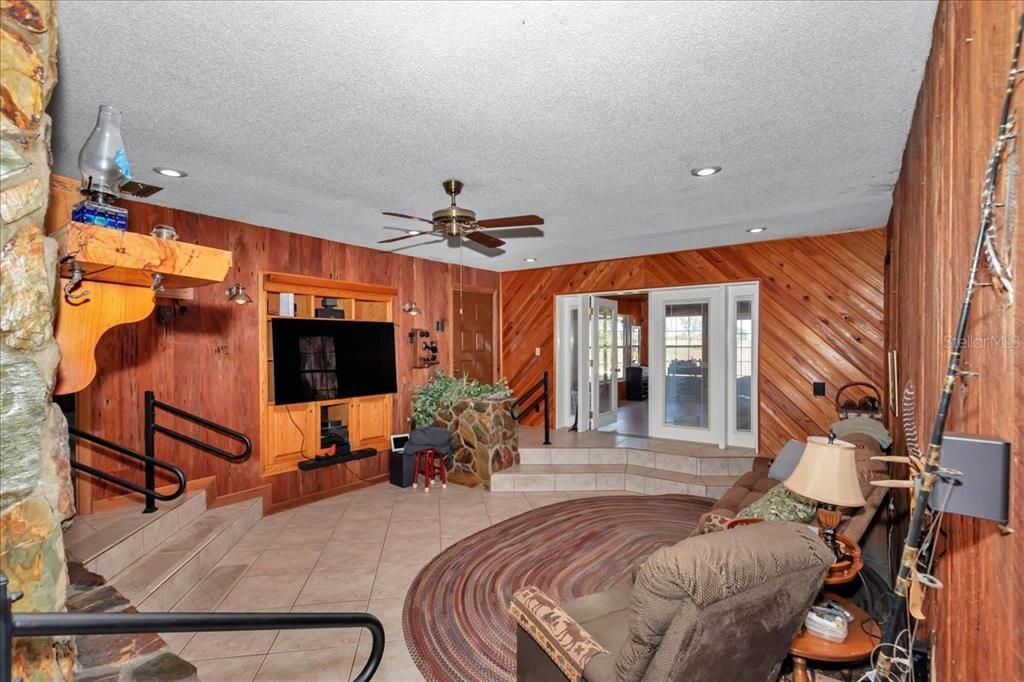 На продажу: $605,000 (3 спален, 2 ванн, 2237 Квадратных фут)