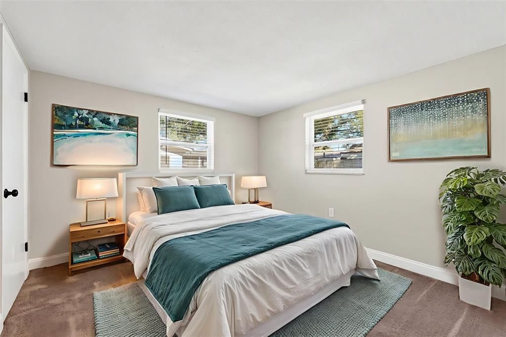 For Sale: $210,000 (3 beds, 1 baths, 984 Square Feet)